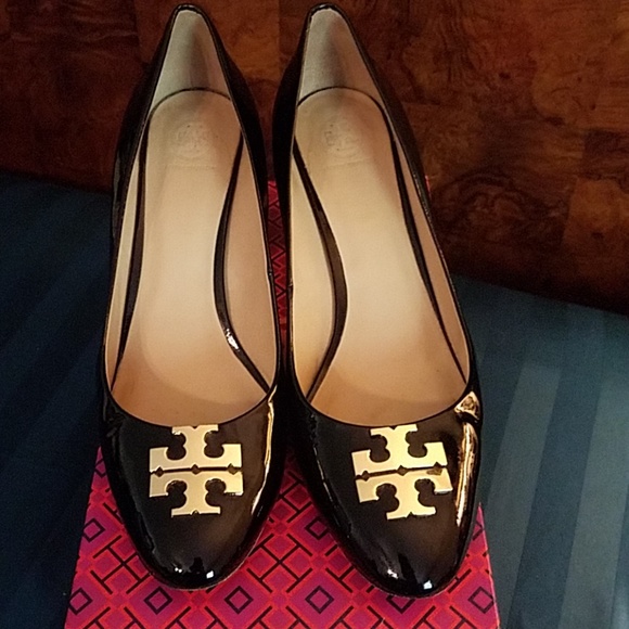 Tory Burch Shoes - Tory Birch Black & Gold Patent heels Raleigh